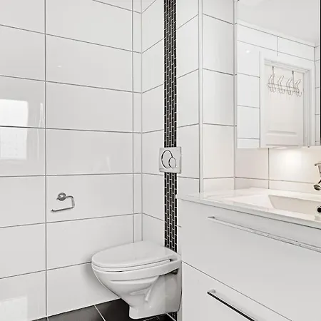 Hotel Pen Og Stor Enebolig I 3*